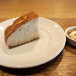 スガハラ - パン & マスカルポーネ + 胡桃 + 蜂蜜