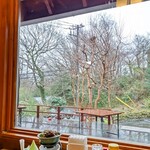 Repos - テーブルから見る自然の景色。