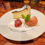 MEAT YOU - バスクチーズケーキと季節のジェラート