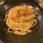 il Ktutti - 新玉ねぎ、シラス、フルーツトマトのオイルパスタ♪