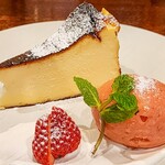 MEAT YOU - バスクチーズケーキと季節のジェラート