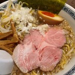 らーめん 稲荷屋 - 醤油背脂ラーメン (大盛り)