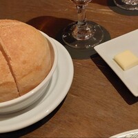 ロウリーズ・ザ・プライムリブ 恵比寿ガーデンプレイス店 - パン