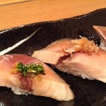 誠 - 生鯖と〆鯖のコラボ。
      脂が乗った鯖はとっても旨い(*☻-☻*)