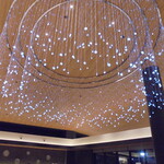 ダイニングマルシェ グリーン コート - シャンデリアが素晴らしい