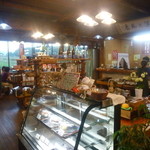 レストラン 最高地点 - お土産もたくさん売っています。