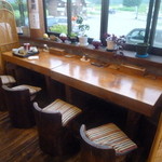 レストラン 最高地点 - 店内の窓からは八ヶ岳を眺めることができます