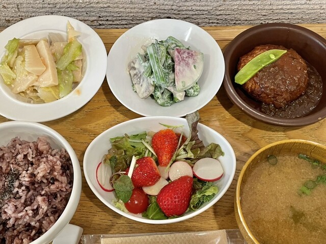 オーガニックレストラン 野菜デリ みどりえ - 学芸大学/オーガニック