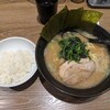 横浜家系ラーメン 銀家 川崎銀柳街店