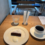 カフェハヴントウィーメットオーパス - 