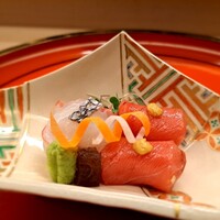 赤坂 菊乃井 - ●向付
                      「明石天然鯛 壱岐マグロ 山葵 水前寺海苔 」