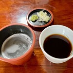 會津野 茂三郎 - もりそばにつく2種のつゆと薬味