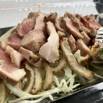 じろ吉 - 炭火焼きみつせ鶏のタタキ（モモ）