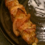串蔵 - 「串焼き長州赤鶏もも串」（２４０円）