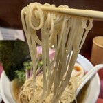 メヂカそば 吟魚 - かなり細麺