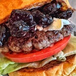 バーガーマニア - Cherryぎっしり！このほんのりした甘味とクリームチーズのコクがとてもマッチしています。