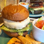 コナト - モッツァレラバーガー