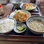 手打うどん屋伝七 - チキンカツ定食