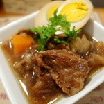 YAICHIRO - 和牛！牛すじ甘辛煮込み（卵入り）