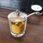 鶏×麦 らら - 残ったトマトのスープにカレー粉を３杯程入れて、