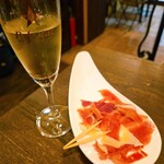 ワイン＆タパス PEQUE - 