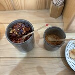 小倉うどん 助座衛門 - ☆唐辛子と七味唐辛子