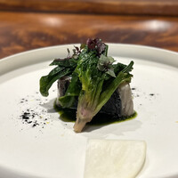 馳走西健一 - ③サワラ活き締め 低温コンフィ チヂミほうれん草