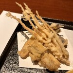 板前心 菊うら - アナゴ、茄子、黄ニラなどの天ぷら
