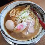 栄昇らーめん - あごだしラーメン（800円）、味付玉子（150円）