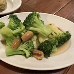 Italian Kitchen VANSAN - ブロッコリーのペペロンチーノ