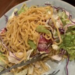 Italian Kitchen VANSAN - サラダの下からパスタが登場