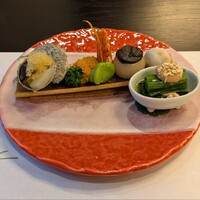太田なわのれん - 先付け ... 丁寧でなかなか美味しい