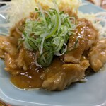 大黒屋ラーメン - 料理写真:・ホルモン、割りと量かある