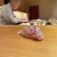 鮨 利﨑 - 大将と、桜が香る春子鯛。
