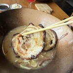 YOi Japanese Restaurant - 厚いチャーシュー。