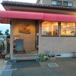 Taverna IL LOCALE - 夕暮れ時の店頭