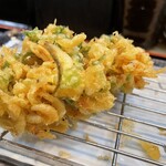 揚げたて天ぷら から天 - 桜エビのかき揚げ