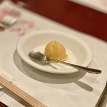 狐狸庵 - 口直しのジェラート♪
      今回はマンゴー風味だったかな？？