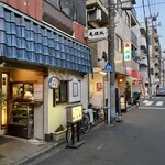 狐狸庵 - 横浜橋商店街より1本関内側の裏路地。
                                韓国小料理店が多いプチコリアンタウン！