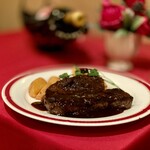 狐狸庵 - ☆北海道産和牛のヒレステーキ
      コチラは、主役に用意してくれたお祝いメニュー♪