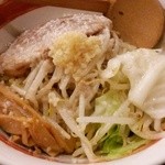 麺酒場ひかる - 汁なし油そば750円