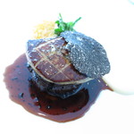 ヴィアンド　宮崎牛ヒレとフォアグラ　オーストラリア産フレッシュ黒トリュフのロッシーニ