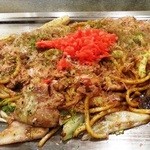 ミックス焼きそば［豚・海老・イカ］　1,050円