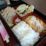 鶴岡そば - 料理写真: