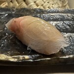 鮨いちこし - シマアジ握り