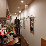 スチュディオ イグレック - 天井の照明にグラスが。家でやってみたくなるオシャレな雰囲気です