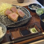 ぶた福 チャコール - 1400円　ヒレカツ4切れ