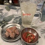 おひとり様大歓迎 バル酒場 - メガハイと鳥レバ