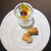 ファン・ダルクオーレ - ゴルゴンゾーラと烏骨鶏のピータン
                      菜の花とトラフグの春巻
                      あん肝麻ソース 焼白子添え