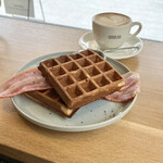 SCHOOL BUS COFFEE STOP - 料理写真: